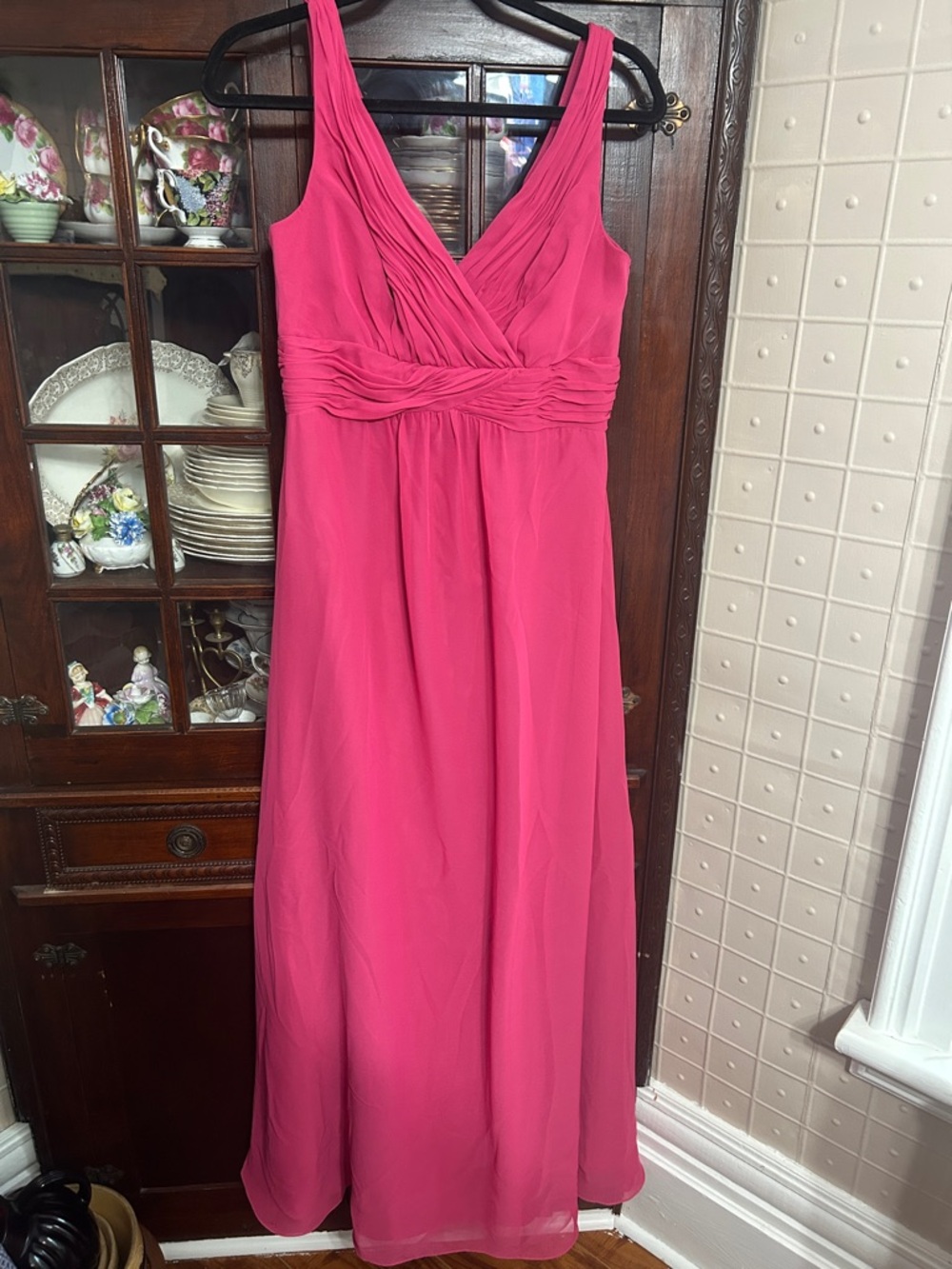 Sleeveless V-Neck Magenta Chiffon Prom Dress